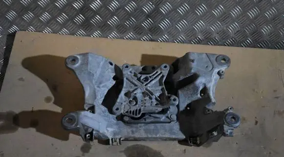 Porsche Cayenne (9Y0 9Y3) Gearbox mount