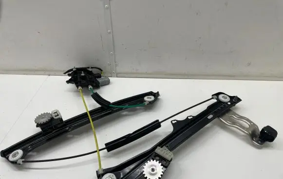 BMW iX Front door window regulator with motor 7932187