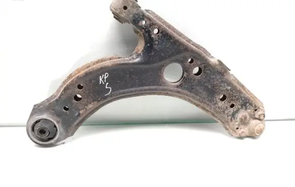 Volkswagen Golf IV Front lower control arm/wishbone 157b
