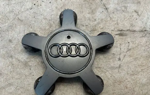 Audi A4 S4 B8 8K Original wheel cap 4F0601165N