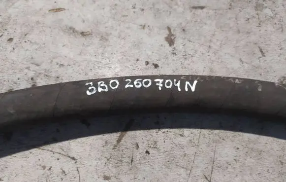 Volkswagen PASSAT B5.5 Air conditioning (A/C) pipe/hose 3B0260704N