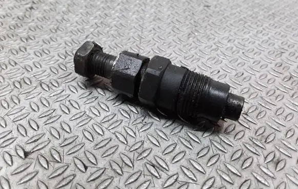 Hyundai H-100 Fuel injector
