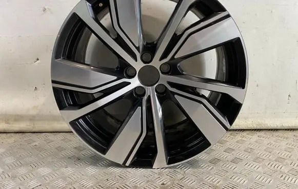 R20 alloy rim