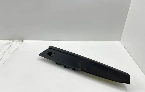 Volkswagen Touareg II Other rear door trim element 7P6867363