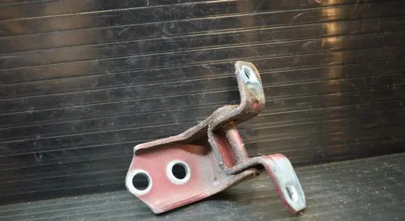 Mazda CX-7 Rear door lower hinge