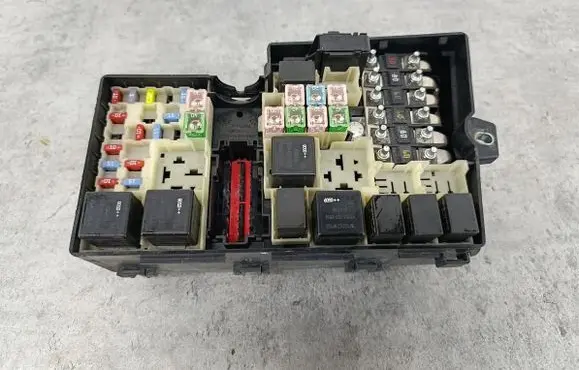 Volvo V50 Fuse box set 8688040518818000