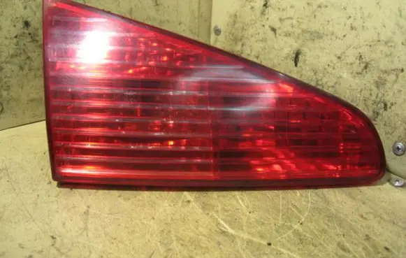 Peugeot 607 Tailgate rear/tail lights
