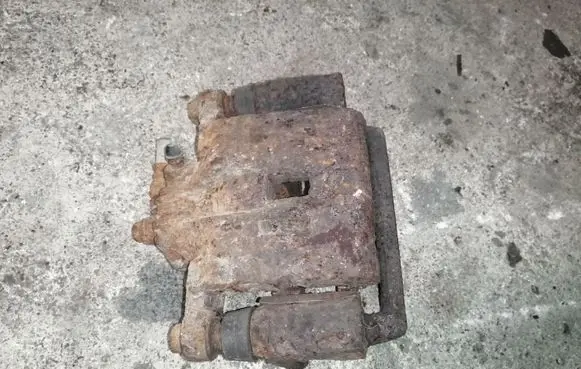KIA Sorento Rear brake caliper