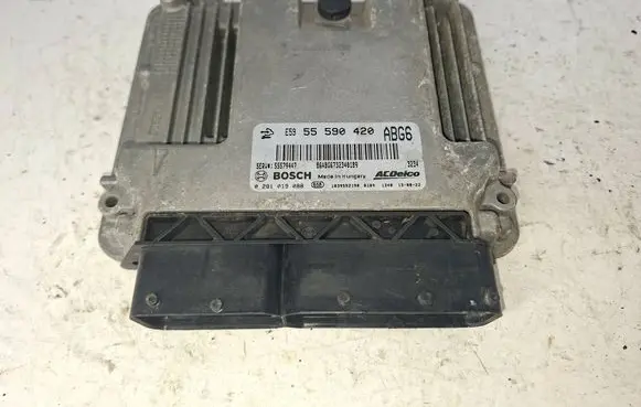 Opel Zafira C Engine control unit/module 55590420 55579447 0281019088