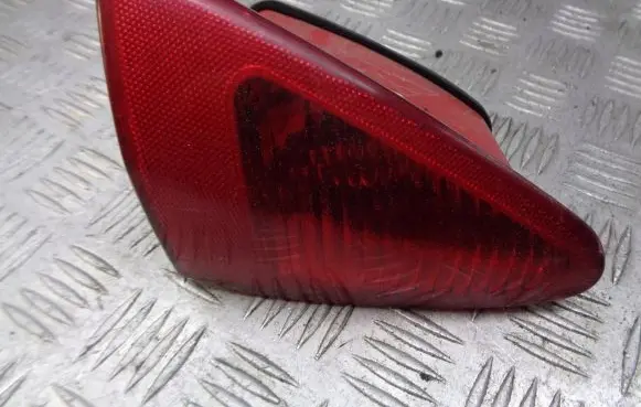 Alfa Romeo 147 Tailgate rear/tail lights 46556346