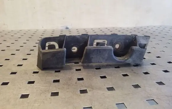 Peugeot 508 Front bumper mounting bracket 9686570380