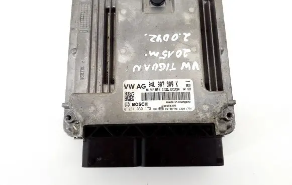 Volkswagen Tiguan Engine control unit/module 04L907309K