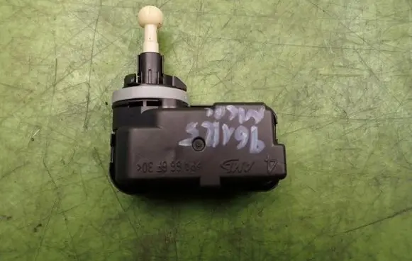 Opel Astra K Headlight level adjustment motor 090000000