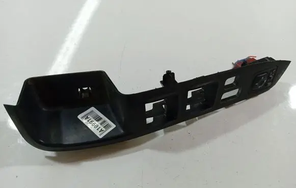 Mitsubishi Outlander Wing mirror switch 183569