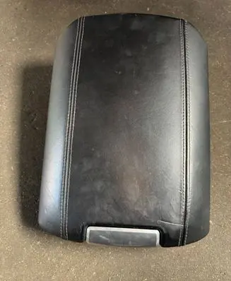 Porsche Cayenne (92A) Armrest 