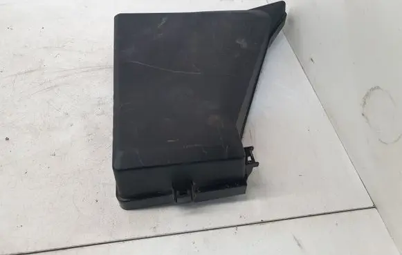 Subaru Impreza III Fuse box cover MB502095B