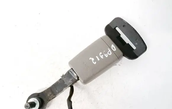Nissan Note (E11) Front seatbelt buckle