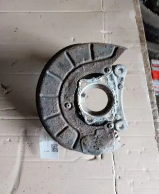 Volkswagen PASSAT B6 Front wheel hub spindle knuckle