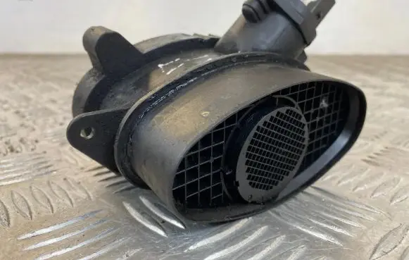 BMW 5 E39 Mass air flow meter 7787076 0928400468 1362