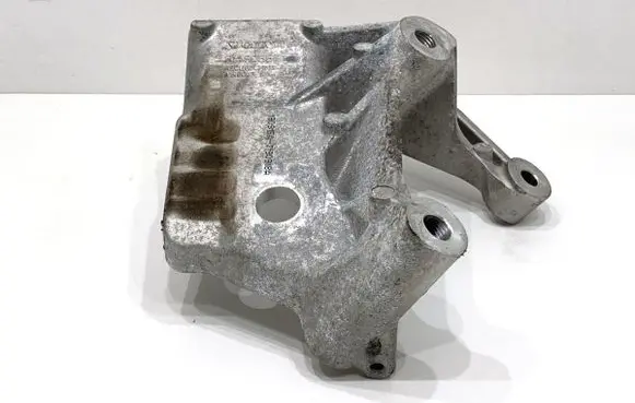 Volvo XC60 Engine mounting bracket 31480551