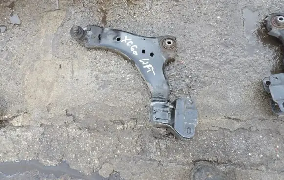 Volvo XC60 Front lower control arm/wishbone