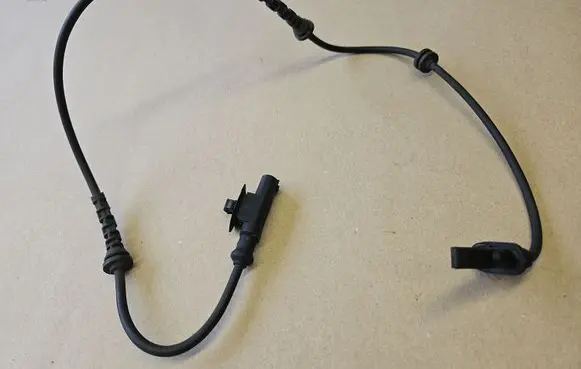 Maserati Ghibli ABS brake wheel speed sensor 670006719