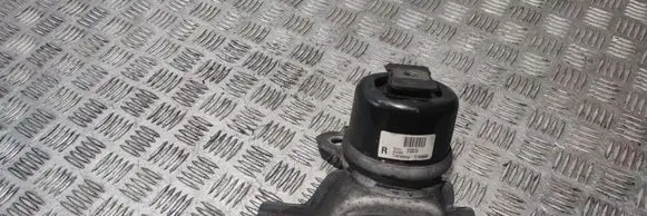 Volvo S60 Engine mount bracket 31330135