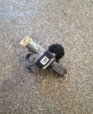 Peugeot 4007 Ignition lock