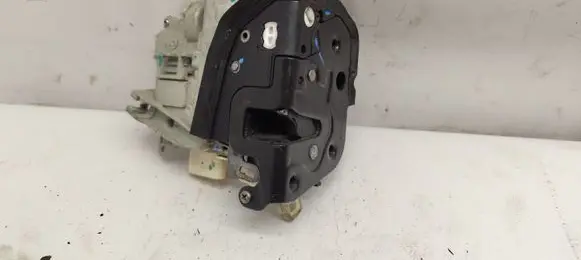 Audi A6 S6 C6 4F Front door lock 4F1837016E
