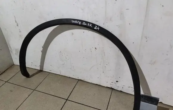 Volkswagen Touareg II Fender grill 7P6853717