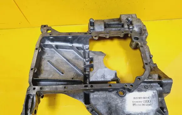 Volkswagen PASSAT B5.5 Oil sump 059103603K