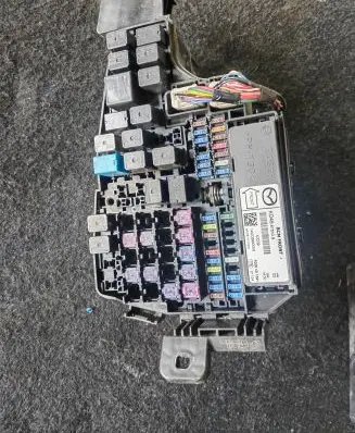 Mazda 6 Fuse module KD45675X0B
