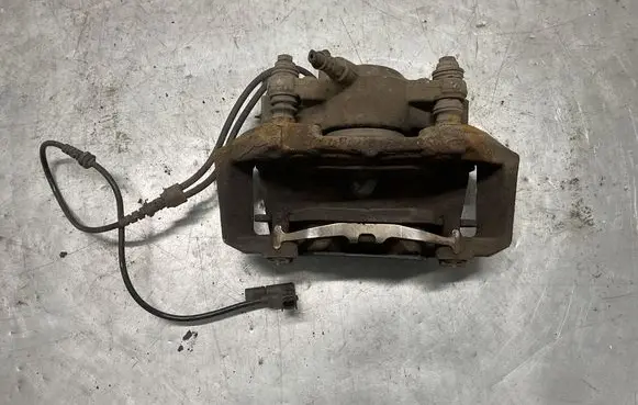 Mercedes-Benz C W204 Front brake caliper