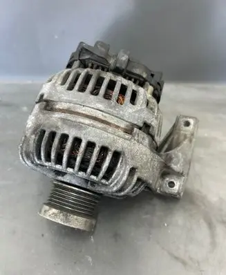 Volvo XC90 Generator/alternator 30658085 0124525060