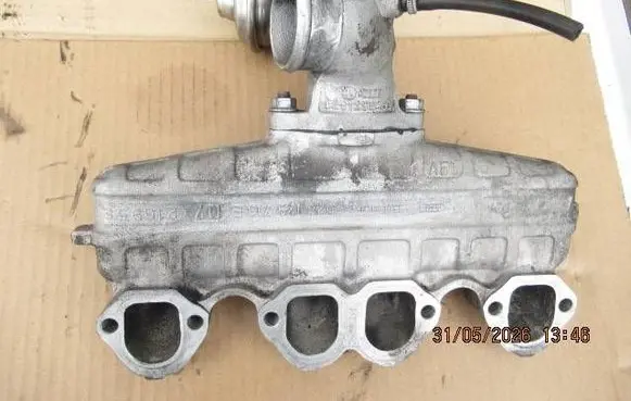 Volkswagen Multivan T4 Intake manifold 028129713E