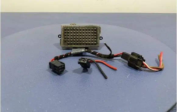 BMW 5 F10 F11 Heater blower motor/fan resistor 9220847