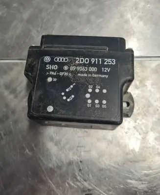Volkswagen II LT Glow plug pre-heat relay 2D0911253