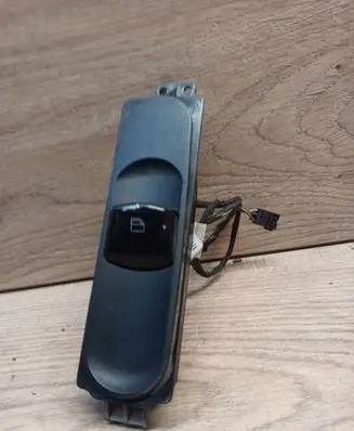 Mercedes-Benz Vito Viano W639 Electric window control switch A6395406509 987069701 V30730154