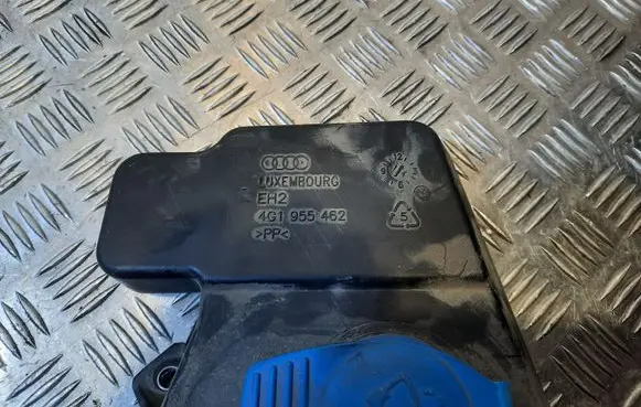 Audi A7 S7 4G Windshield washer fluid reservoir/tank 4G1955462