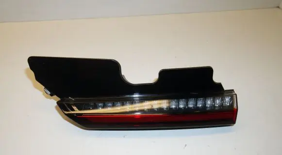 Volvo C40 Tailgate rear/tail lights 01556204