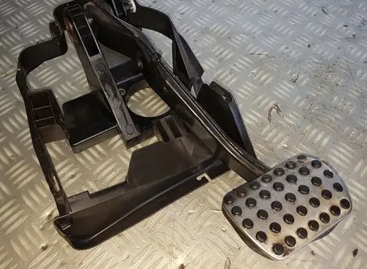 Mercedes-Benz SLK R171 Brake pedal A1712900901