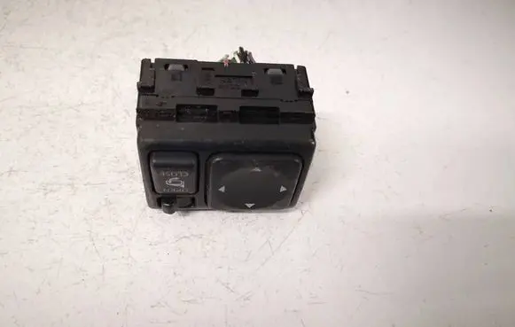 Nissan Note (E11) Wing mirror switch