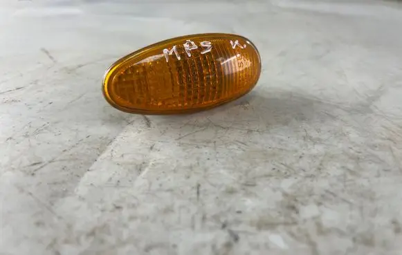 Mitsubishi Pajero Sport I Front fender indicator light 1132213