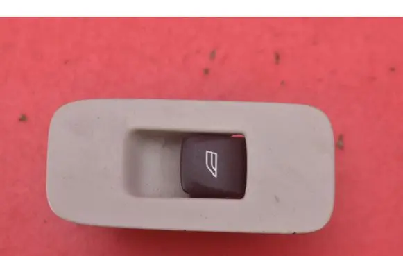 Volvo V40 Electric window control switch 31394840