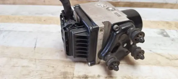 Volkswagen PASSAT B6 ABS Pump 3C0614095P 16027001A 16027201