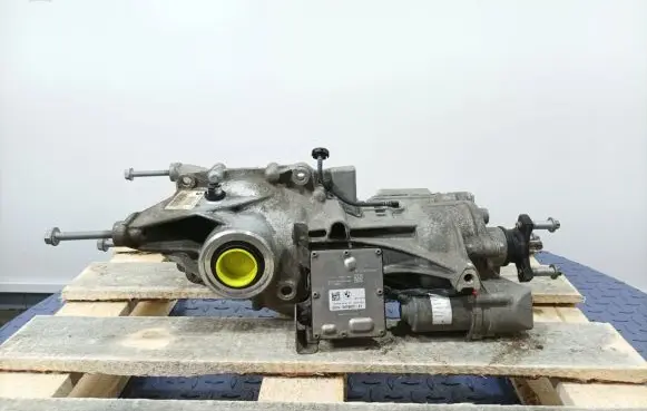 BMW 1 F40 Rear differential 8834438