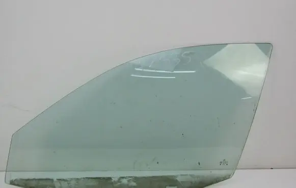 Volkswagen Golf IV Front door window glass four-door 