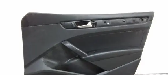 Volkswagen PASSAT B7 USA Front door card panel trim 561867012