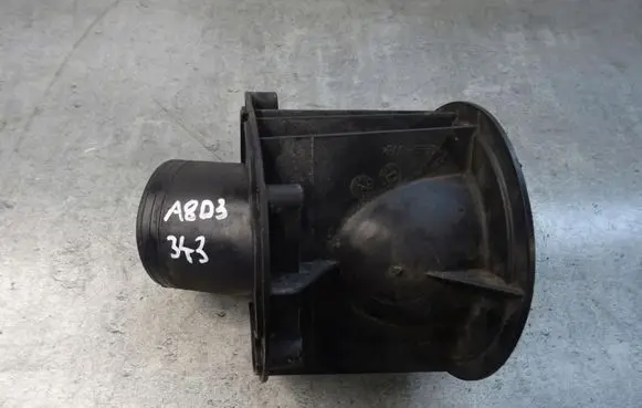 Audi A8 S8 D3 4E Mass air flow meter PRZEPŁYOMIERZ 057906461D 4.0 TDI ASE AUDI A8 D3