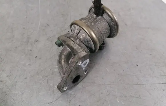 Audi A8 S8 D2 4D EGR valve 078131160